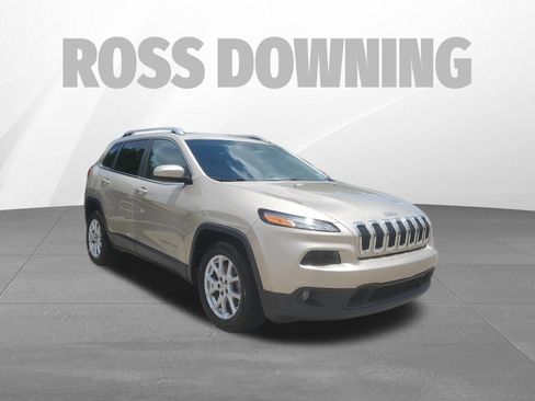 Used 2015 Jeep Cherokee Latitude FWD image 3