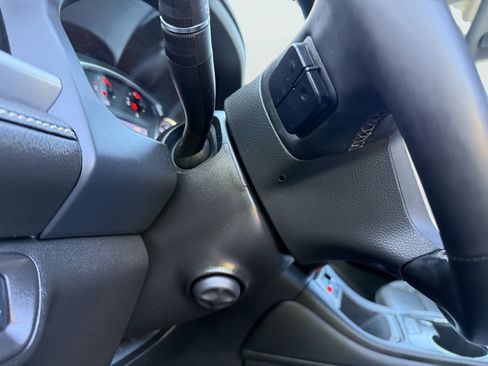 Used 2023 GMC Acadia SLT w/ Preferred Package image 42