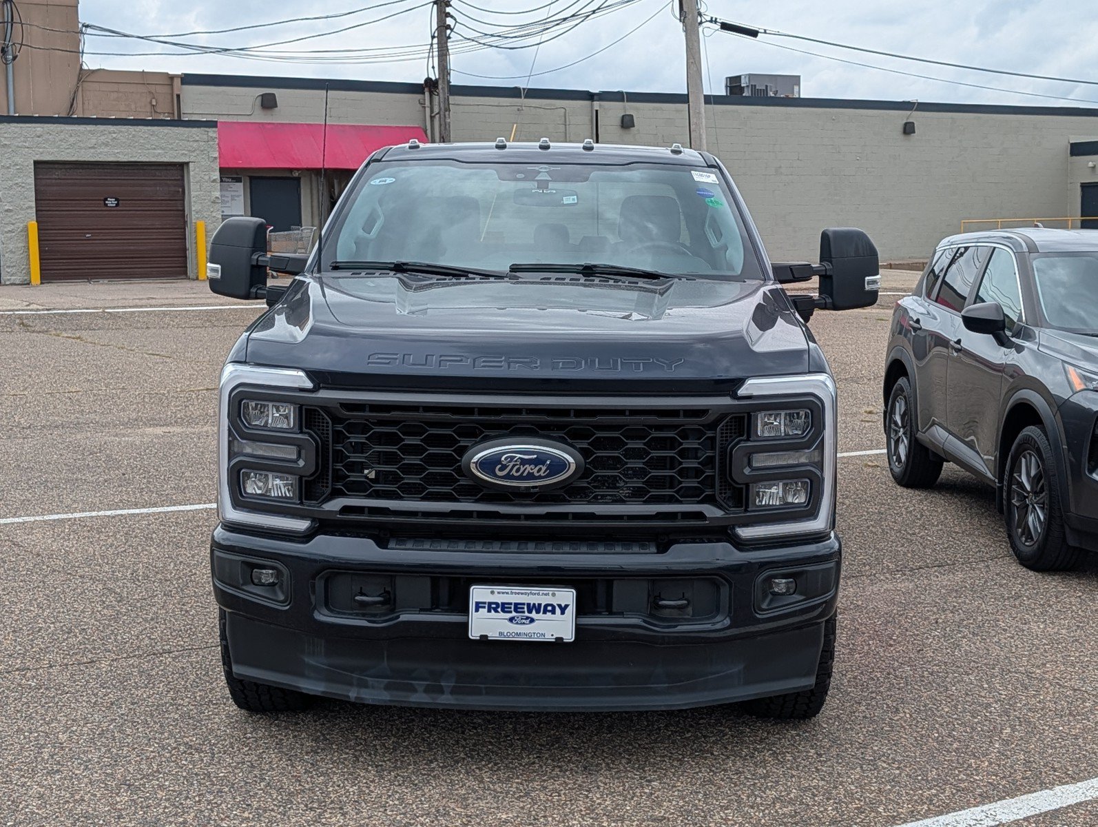 Used 2023 Ford F250 XLT w/ XLT Premium Package AWD/4WD image 2