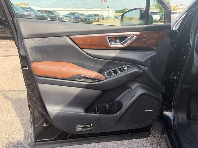 Used 2023 Subaru Ascent Touring AWD/4WD image 9