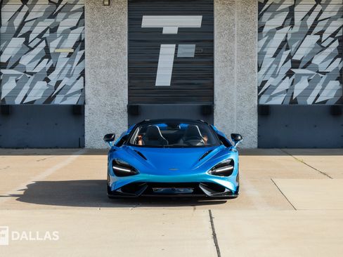 Used 2022 McLaren 765LT RWD image 3