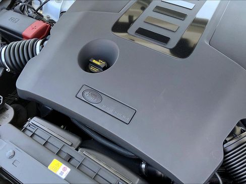 New 2026 Land Rover Range Rover Velar Dynamic SE image 15