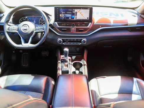 Used 2023 Nissan Altima 2.5 SR w/ SR Premium Package FWD image 6
