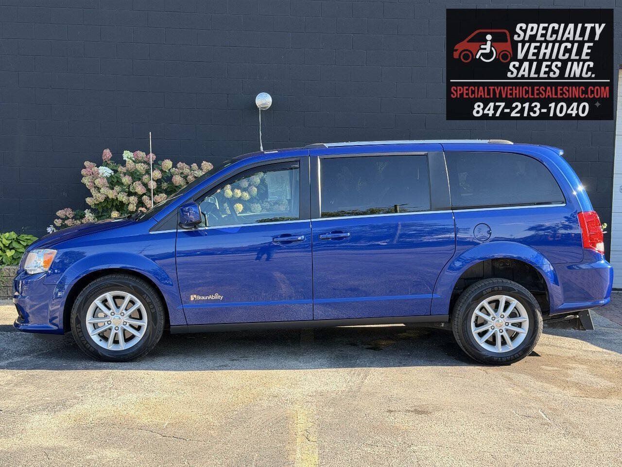Used 2018 Dodge Grand Caravan SXT FWD image 6