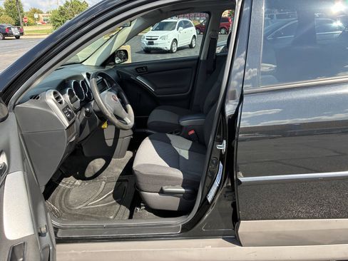 Used 2007 Pontiac Vibe w/ Sun And Sound Package FWD image 10