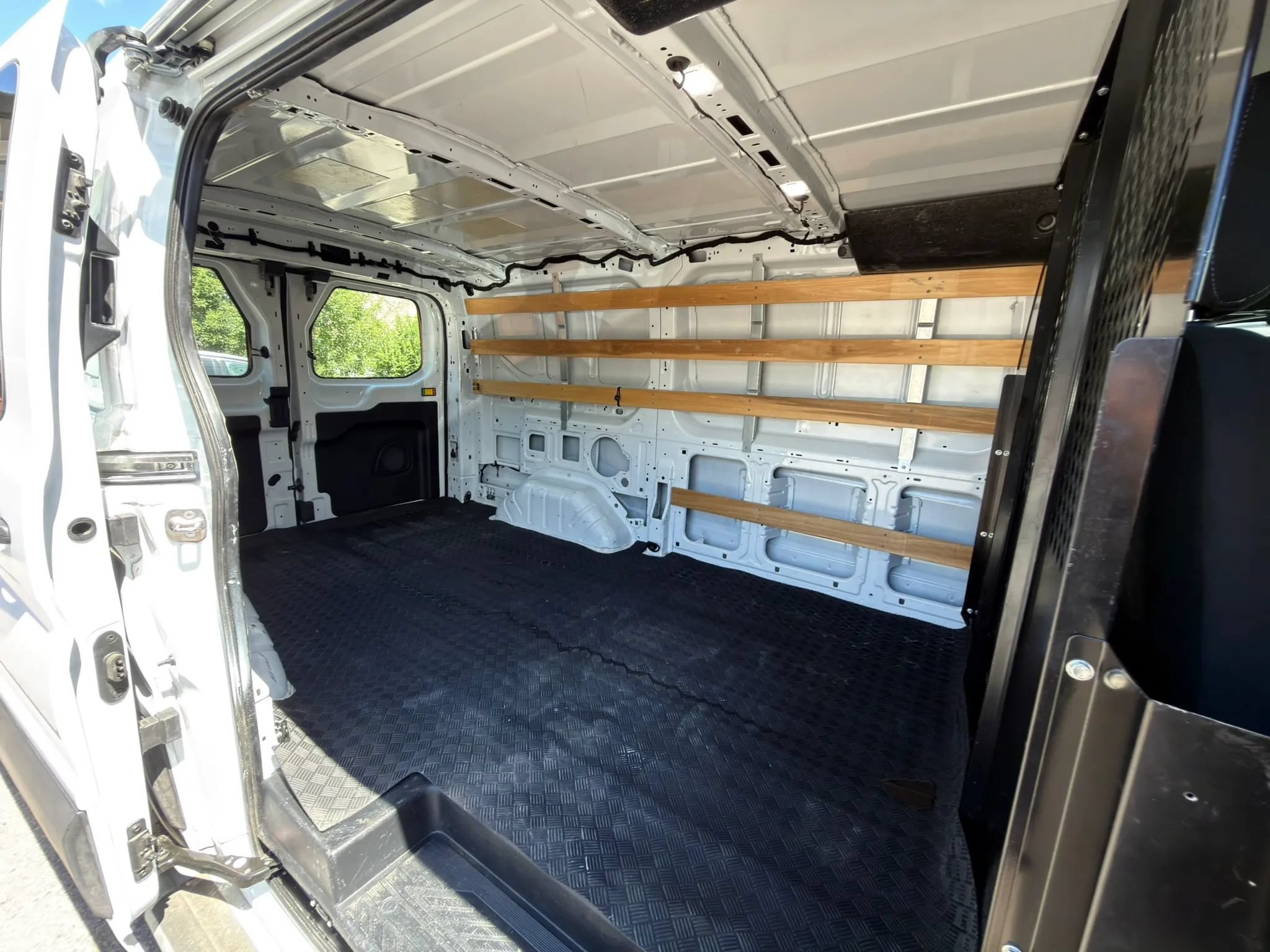 Used 2024 Ford Transit 250 Low Roof w/ Exterior Upgrade Package RWD image 15