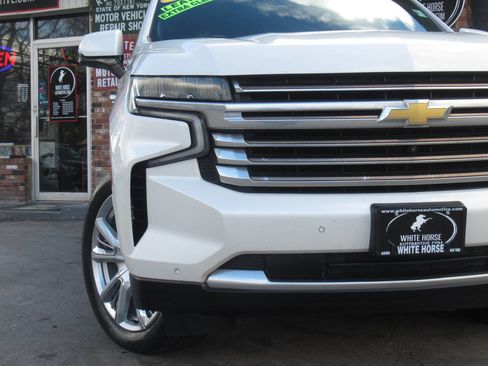 Used 2022 Chevrolet Tahoe High Country image 3