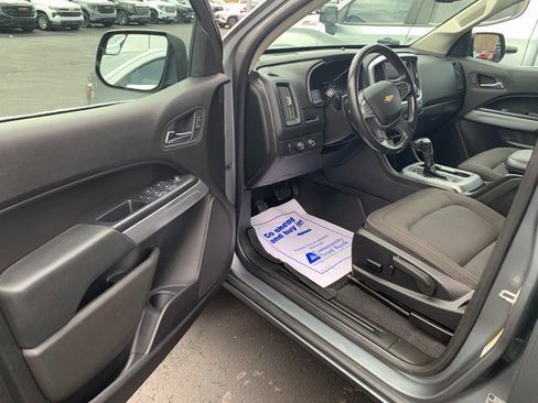 Used 2019 Chevrolet Colorado LT w/ LT Convenience Package image 6