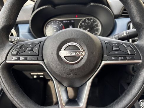 Used 2025 Nissan Versa SV FWD image 25