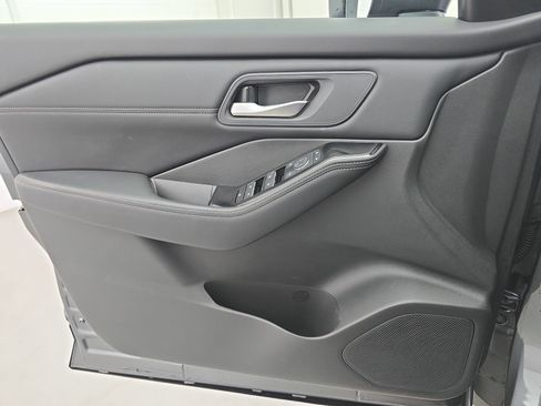 Certified 2024 Nissan Rogue SL image 27