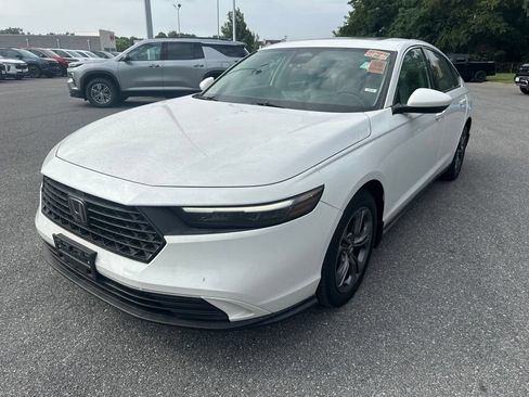 Used 2023 Honda Accord EX image 1
