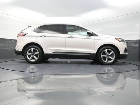 Used 2019 Ford Edge SEL w/ Equipment Group 201A AWD/4WD image 38