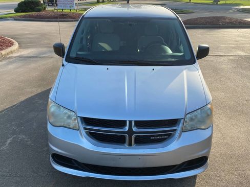 Used 2011 Dodge Grand Caravan Express image 3