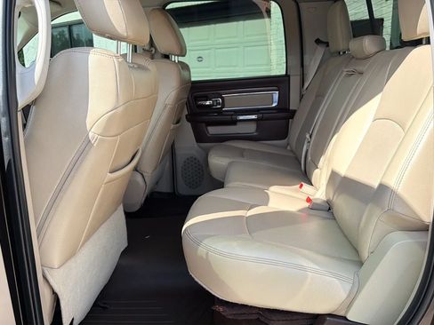 Used 2017 RAM 3500 Laramie w/ Convenience Group AWD/4WD image 9