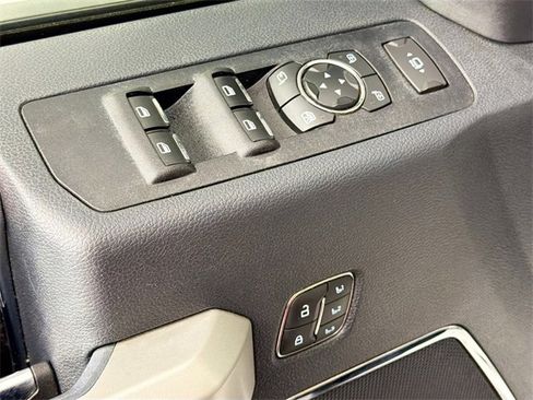 Used 2022 Ford F350 Lariat image 18