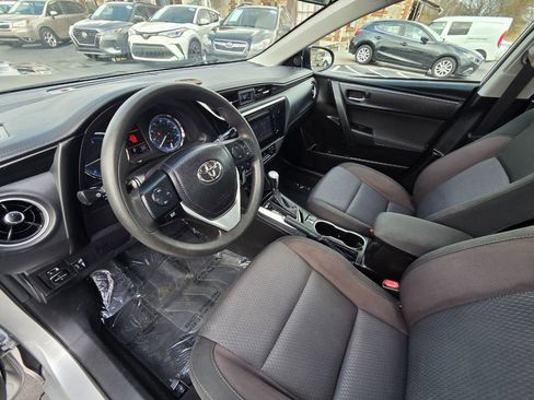 Used 2019 Toyota Corolla LE image 12