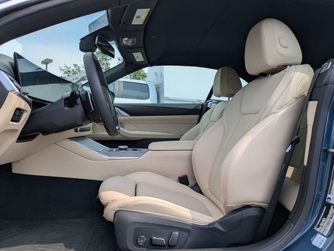 Used 2025 BMW 430i Convertible w/ Premium Package RWD image 10