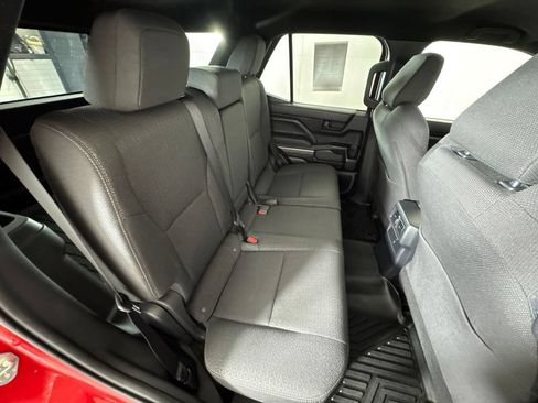 Used 2025 Toyota 4Runner SR5 AWD/4WD image 40