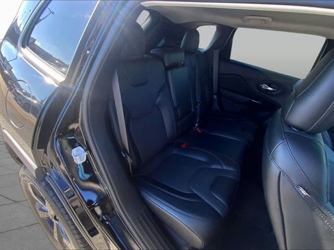 Used 2023 Jeep Cherokee Altitude Lux AWD/4WD image 17