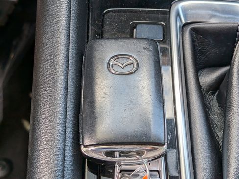 Used 2017 Hyundai Santa Fe SE FWD image 29