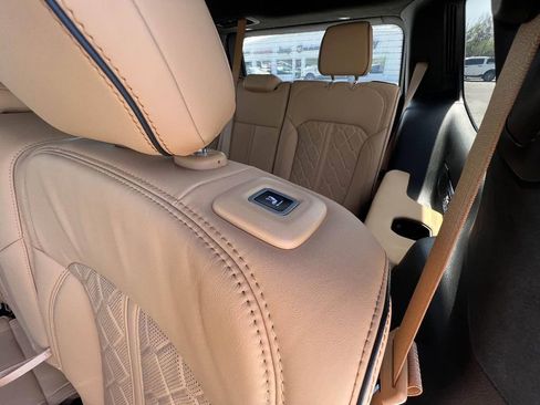 New 2023 Jeep Grand Wagoneer Series III image 17