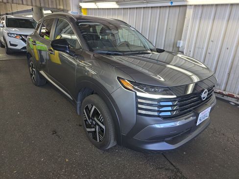 Used 2026 Nissan Kicks SV FWD image 4