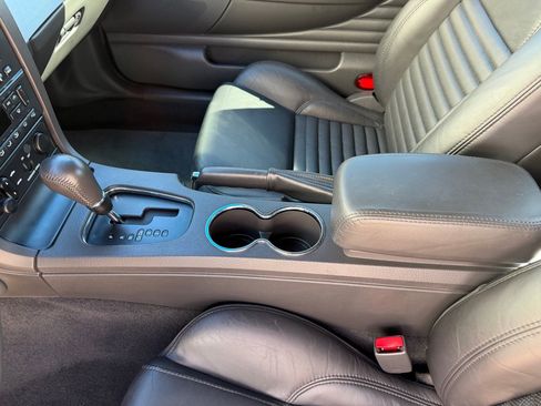 Used 2002 Ford Thunderbird RWD image 16