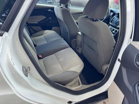 Used 2014 Ford Focus SE w/ SE Winter Package FWD image 22