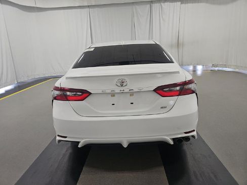 Used 2022 Toyota Camry SE w/ Carpet Mat Package (TMS) FWD image 5