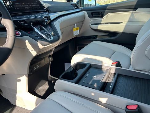 New 2026 Honda Odyssey EX-L image 11