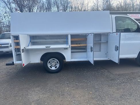 Used 2014 Chevrolet Express 3500 image 36