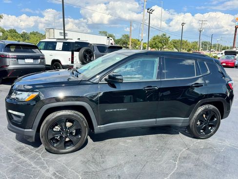 Used 2018 Jeep Compass Latitude w/ Popular Equipment Group AWD/4WD image 2
