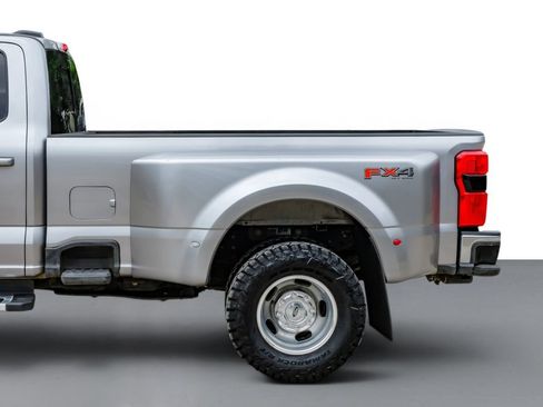 Used 2023 Ford F350 Lariat w/ FX4 Off-Road Package AWD/4WD image 11