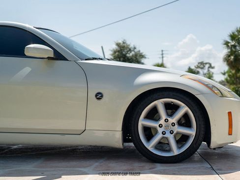 Used 2004 Nissan 350Z Touring w/ Cargo Convenience Pkg image 11
