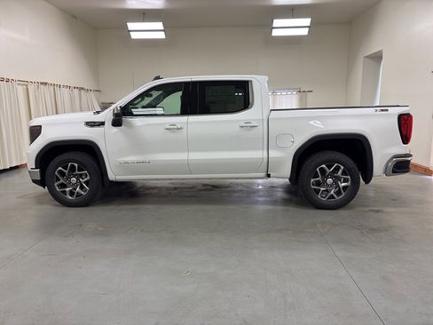 New 2026 GMC Sierra 1500 SLE w/ X31 Off-Road Package image 5