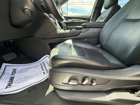 Used 2020 Cadillac XT5 Premium Luxury FWD image 12
