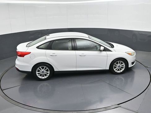 Used 2015 Ford Focus SE image 40