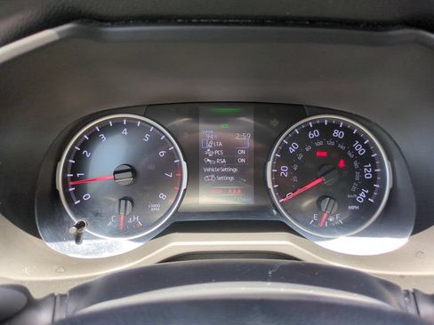 Used 2019 Toyota RAV4 LE FWD image 20