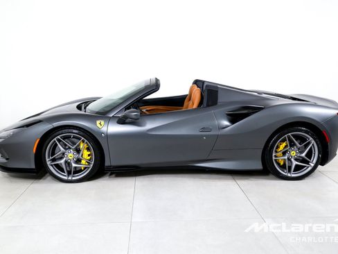Used 2022 Ferrari F8 Tributo RWD image 6