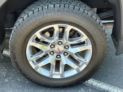 Used 2021 GMC Sierra 1500 SLT w/ SLT Premium Plus Package AWD/4WD image 31