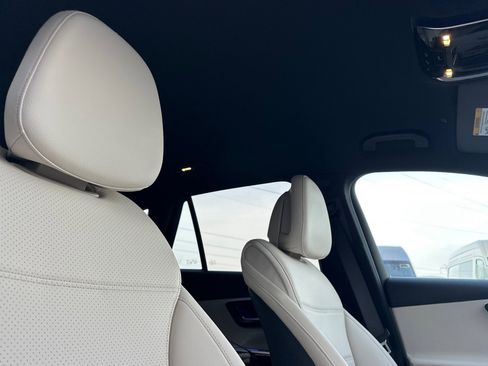New 2026 Mercedes-Benz GLC 300 4MATIC image 17