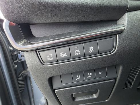 Used 2024 MAZDA MAZDA3 Hatchback w/Premium Plus Pkg image 24