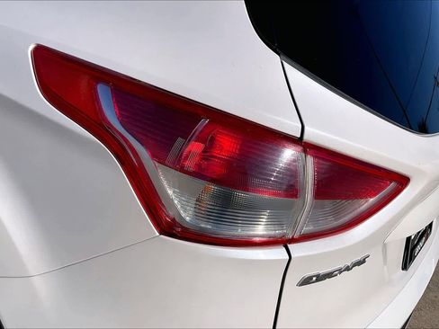 Used 2016 Ford Escape SE image 25