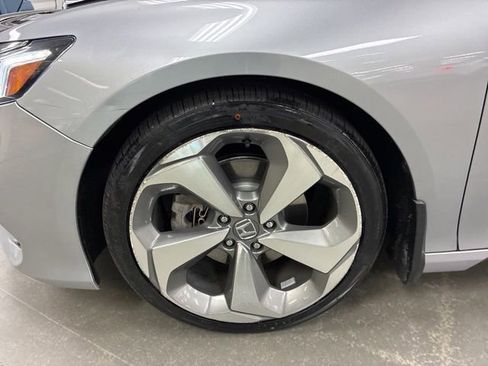 Used 2018 Honda Accord Touring image 40