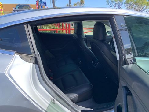 Used 2018 Tesla Model 3 Long Range AWD/4WD image 8