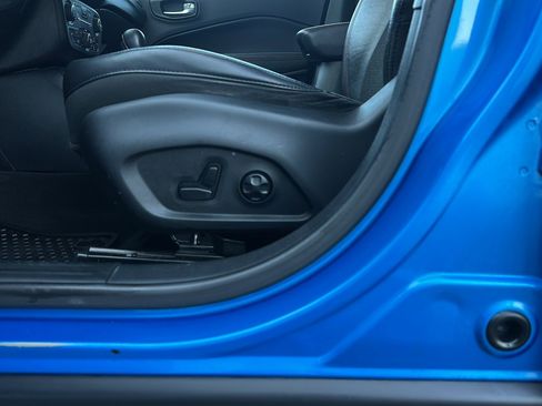 Used 2018 Jeep Compass Trailhawk w/ Safe & Security Group image 23