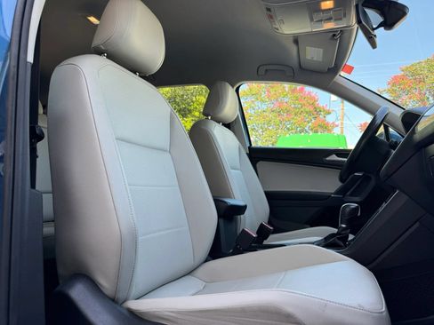 Used 2018 Volkswagen Tiguan SE FWD image 23
