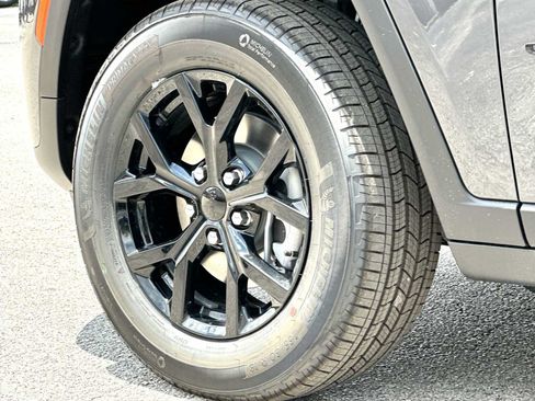 New 2026 Jeep Grand Cherokee Altitude RWD image 11