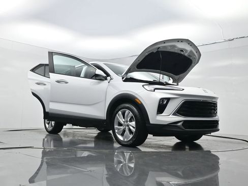 Used 2024 Buick Encore GX Preferred FWD image 30