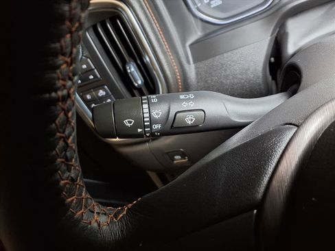 Used 2022 GMC Sierra 1500 AT4 image 9